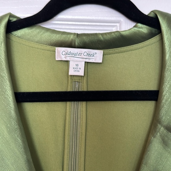 Beautiful green top, just in time for the holiday’s! - Picture 2 of 5